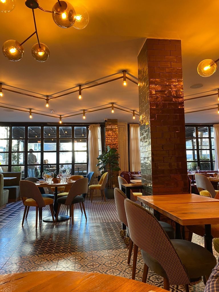 restaurante-lazarella-valdebebas-salon