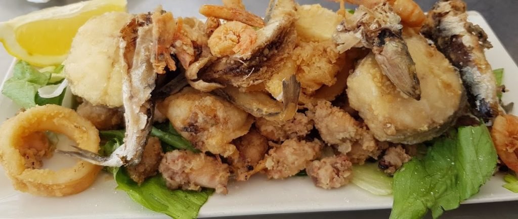 pescaito-frito-chiringuito-los-cocedores-aguilas