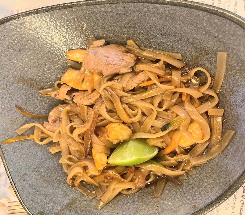 wok-de-pluma-duroc-y-gambas-morrofino-zaragoza