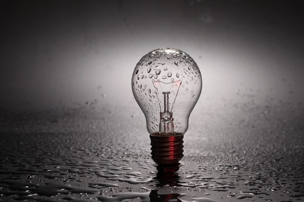 como-ahorrar-dinero-en-la-factura-de-la-luz