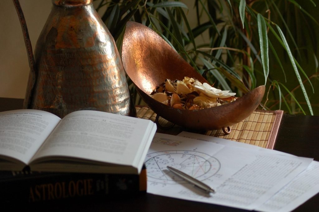 signos-mas-infieles-segun-la-astrologia-ranking-zodiacal-2025