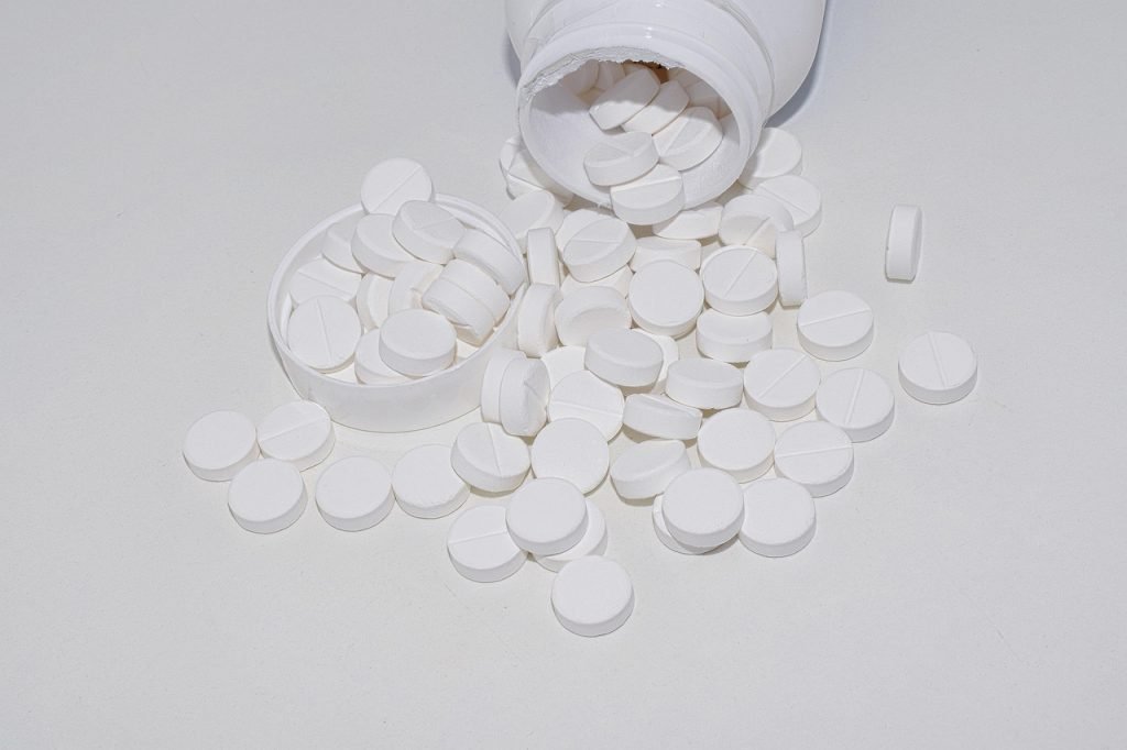 tablets, magnesium, nutritional supplement, white tablets, medicine, diet, nourishment, meal, close up, healthy, vitamins, vitamin tablets, magnesium, magnesium, magnesium, magnesium, magnesium