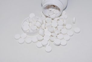 tablets, magnesium, nutritional supplement, white tablets, medicine, diet, nourishment, meal, close up, healthy, vitamins, vitamin tablets, magnesium, magnesium, magnesium, magnesium, magnesium