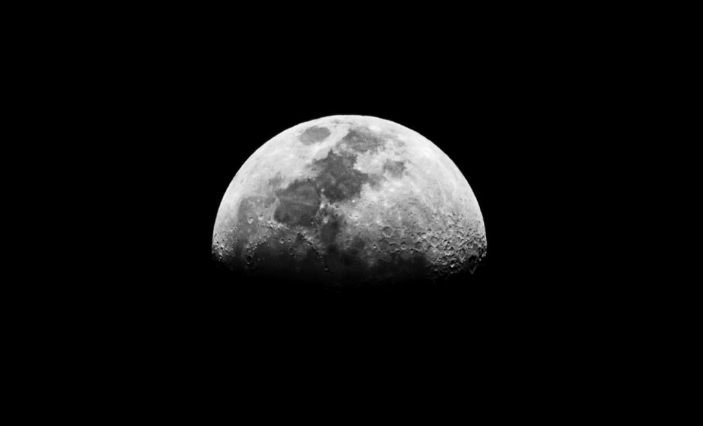 cuando-es-la-luna-negra-2025